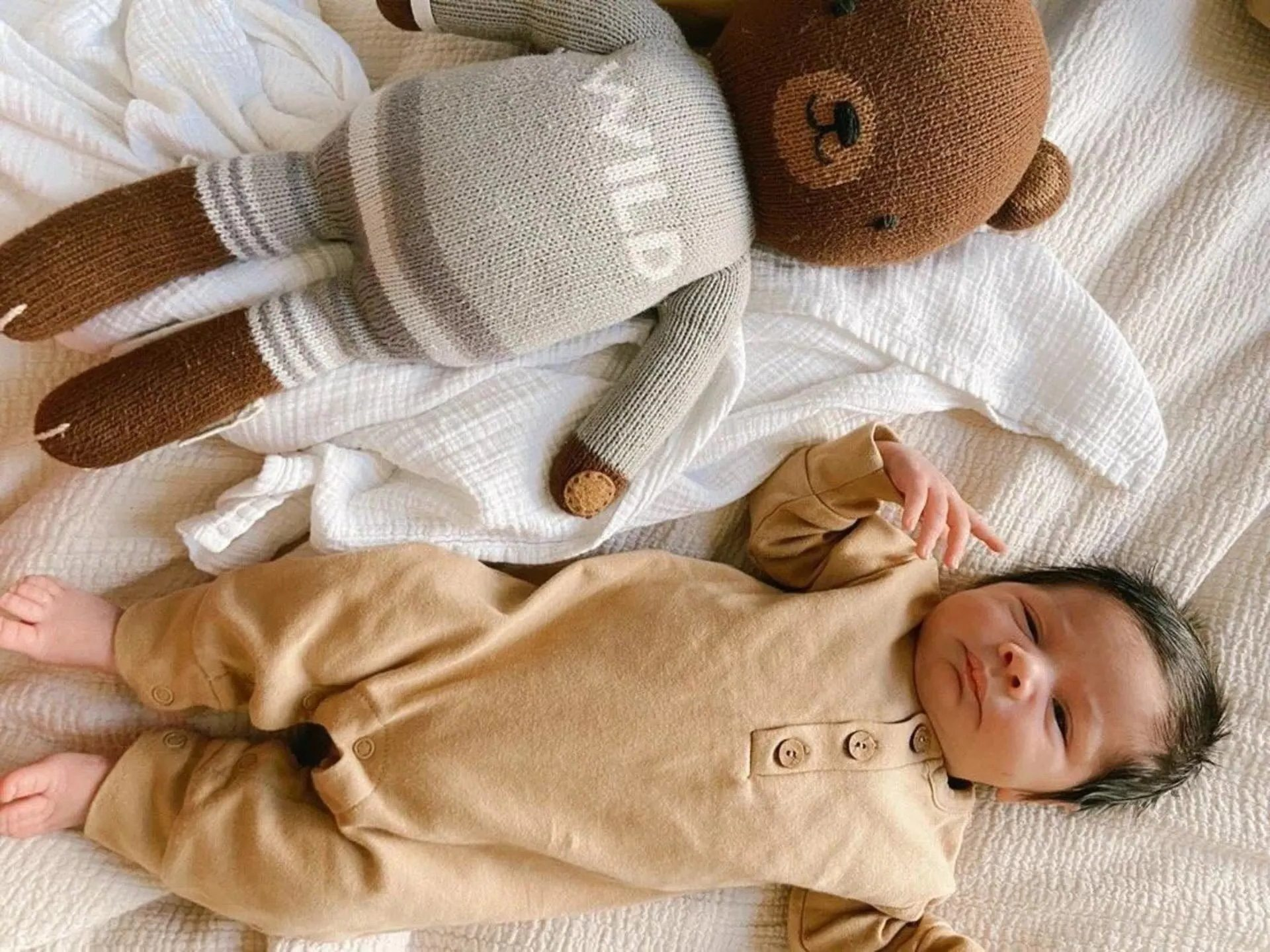 Unisex Garments Perfect for Gender-Neutral Baby Showers