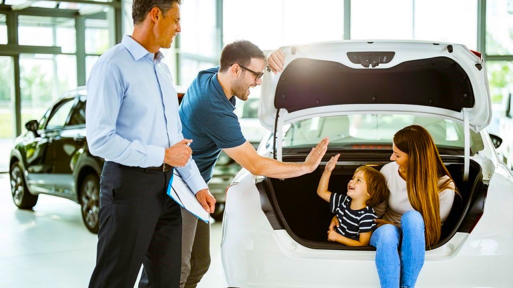 Rev Up Your Car Buying Experience – Why a Car Dealership is Your Best Bet