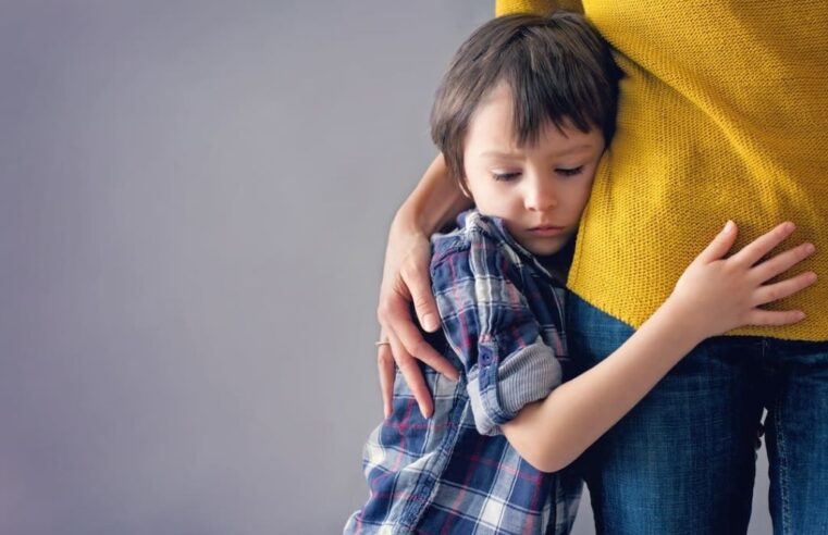 How Childhood Trauma Shapes Adult Attachment Behaviors
