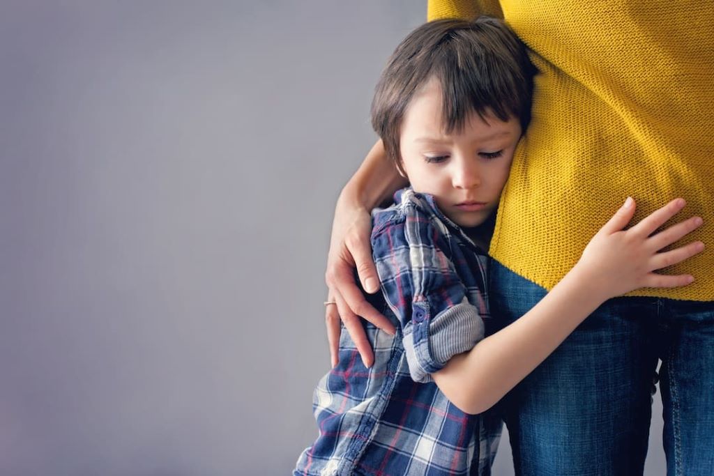 How Childhood Trauma Shapes Adult Attachment Behaviors
