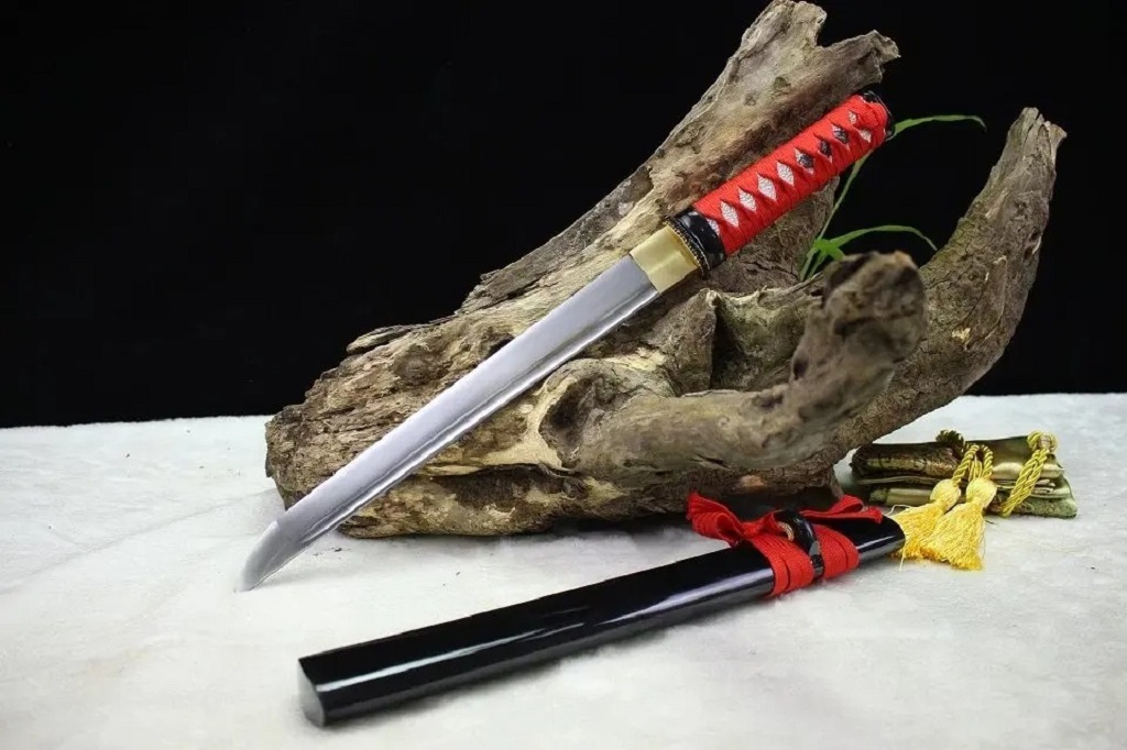 What is the Rope and Dagger Weapon Used by Ninjas?