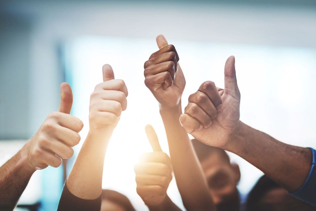 Tips and examples for giving meaningful compliments to men